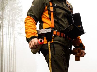 Forstkluppe_Fuegos_Fortsgurt Förster Holzaufnahme Feugos Trageystem Forstgurt und Forstgürtel